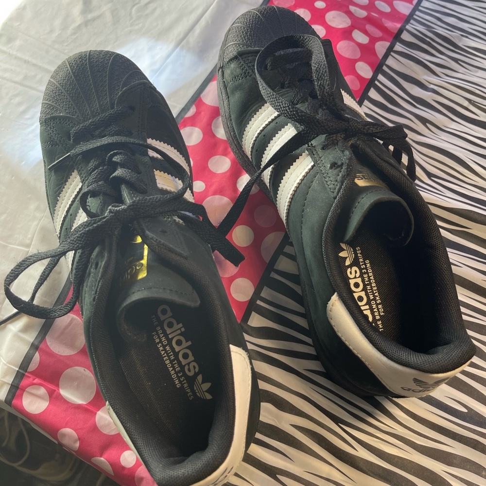Adidas men’s suede superstars